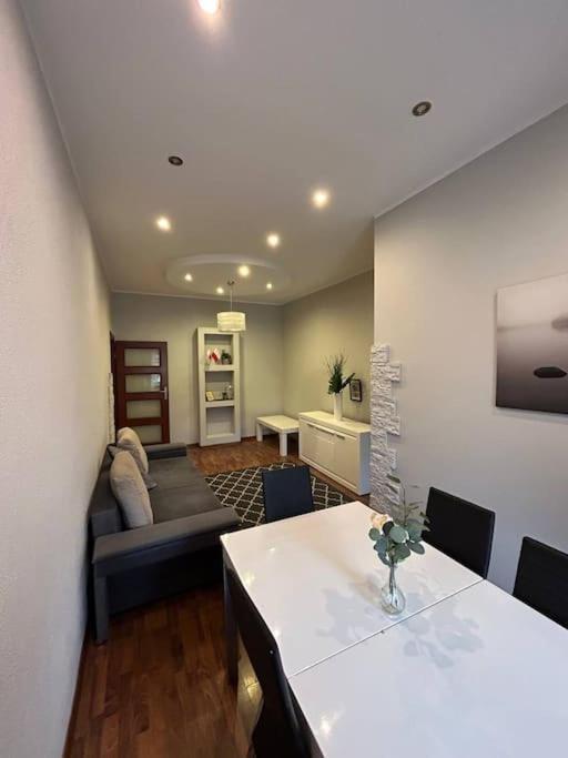 Big Apart - Rynek 8 - Nice View - 3 Rooms - 9 People Вроцлав Экстерьер фото